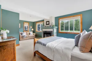 Image of Red Clover Inn Jacuzzi Queen Suite near Killington