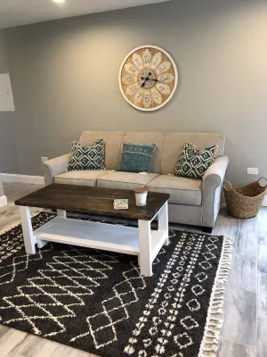Image of Capital City Condo #6 close to Interstate, Water Park, Restaurants and Shopping.