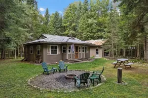 Image of Peaceful Pines Cottage 5 minutes from Old Forge