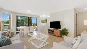 Image of Point View Lodge 2 - Ground Floor Beachfront Bilinga