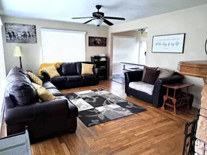 Image of Cowley Cozy Cottage 3 Bed\/ 2 Bath