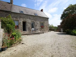 Image of Charming Countryside Retreat with Modern Amenities and Garden in Saint-Maurice-en-Cotentin