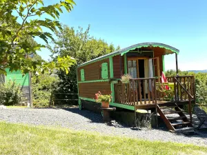 Image of A wooden caravan at Domaine de la Morétie