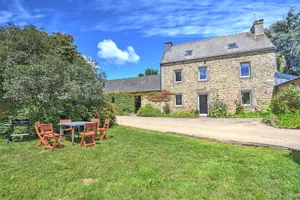 Image of Farm cottage between land and sea