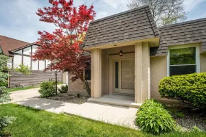 Image of Unique and space single family house, close to Naperville downtown