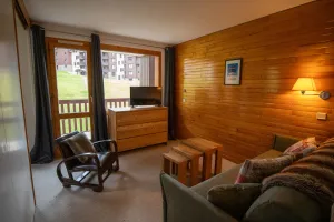 Image of Amazing location, Ski in\/out!! 2 minutes to bars, shops & ski school! with wifi!
