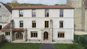 Image of Beautiful house to share with friends or family