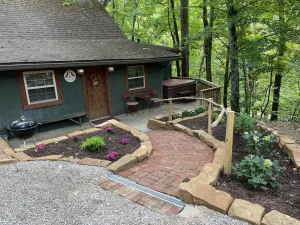Image of 2BR , 2BA Log Cabin