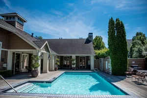 Image of Sparkling Clean, 3 min to waterfront, walk, bike, close to I-5, I-205, PDX.