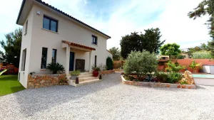 Image of Villa with pool and jacuzzi near the beach
