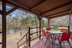 Image of 22 miles to Round Top, 3\/2 w\/ trailer parking, relaxing cozy cabin w\/ lake, wifi