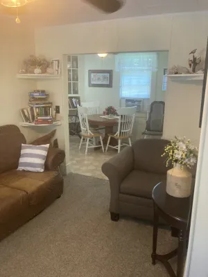 Image of Charleston, SC themed - conveniently located well appointed one bedroom apartment in Columbia South Carolina