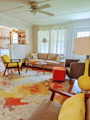 Image of Adorable vintage cottage CENTRAL LOCATION Dog friendly and 7 night discount