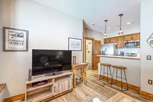 Image of Convenient, walk-to-lifts retreat with heated indoor\/outdoor pools & hot tubs