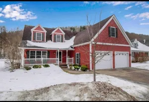 Image of Cozy 4 Bedroom, 3 Bath House 1 mile from Village