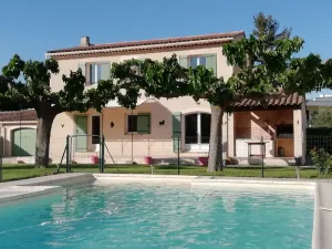 Image of Provencal villa with swimming pool, parking, for 6 to 8 people of 130 M².