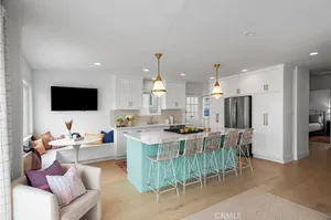 Image of Amazing location! Luxurious beach cottage.Ocean views