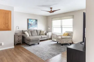Image of Boomerang Home Rentals - # 4au-L