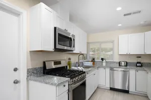 Image of Secluded & Cozy 3B\/1Bth w GreatA to Airport