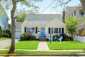 Image of Beach Bliss - 4B\/2ba Perfect for Fall  & Winter, 1.5 blks to Beach & Boardwalk