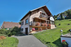 Image of Auntie's house sleeps 4.
