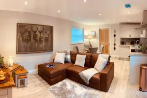 Image of Homely luxury cottage 2
