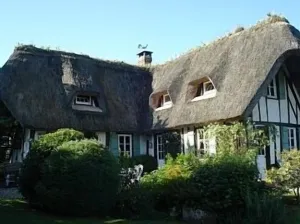 Image of Thatched Cottage on the Banks of the Seine