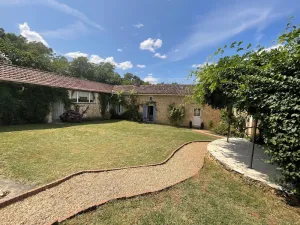 Image of Family friendly farmhouse, 5 mins from beach lake and historic market