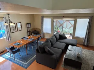 Image of Charming Wine Country Home w\/Hot Tube near Downtown