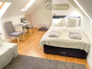 Image of Green Glades Lovely Self Contained Apartment-Studio In Super South West Location By StayStaycations