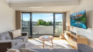 Image of Husky Oasis - Centre OF Huskisson -