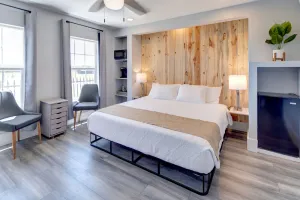Image of Suite 206 \"The Black Eagle\"