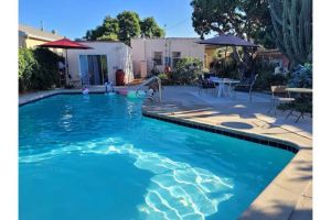 Image of Urban Farm House +Hot Tub+Pool