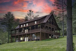 Image of Hidden Lake Lodge: Fish, Hot Tub, Wifi, Laundry, + 30 acres in Hocking Hills