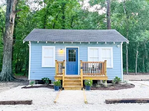 Image of Cozy, Modern Waterfront Cottage + 2.5 acres on BAYOU in the HEART of Lafayette