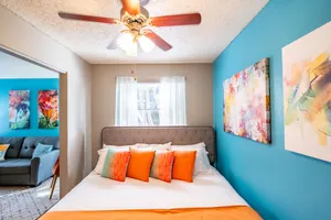 Image of Entire Place✶King Bed✶Washer Dryer✶WiFi✶4K TV✶2 Cars #509