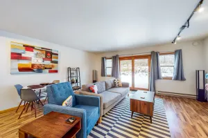 Image of Stylish townhouse with WiFi, private washer\/dryer, patio, and full kitchen