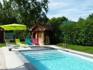 Image of House 2 to 6 people in very beautiful park with private heated pool