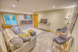 Image of River’s Bend, 1Bd , 8 mins to Montpelier