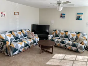 Image of Comfortable House near Joshua Tree Park entrance and Marines Base