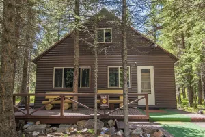 Image of Little Cozy Cabin in private woods - 20min to Yellowstone