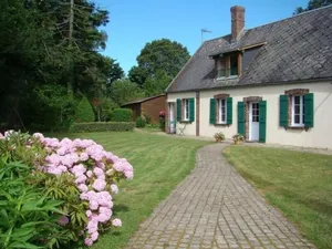 Image of Countryside Retreat with Game Room, Spacious Garden, and Modern Amenities