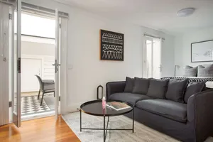 Image of Stunning Studio with Alfresco Terrace near Trains