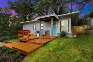 Image of Stylish Bungalow, Walk to UF, BHG, Publix