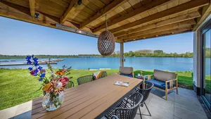 Image of Premium Water 6p - Three Bedroom Villa, Sleeps 6