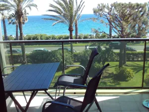 Image of F3 air-conditioned, wifi, seafront panoramic view secure private parking