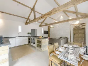 Image of 3 bedroom accommodation in near Llangybi