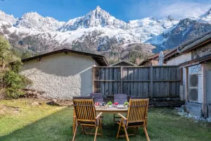 Image of Pretty loft with view of Mont Blanc & glacier