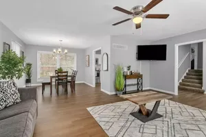 Image of Spacious 3 Bed Home near Downtown & Airport (Family friendly!)