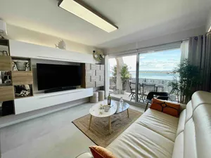 Image of Very attractive T2 3-star apartment on the right bank between the sea and the lake, in a sought-after area.